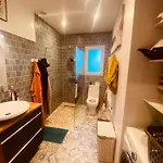 Exceptionnelle A Avec Piscine Et Parking Privee *