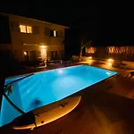 Exceptionnelle A Avec Piscine Et Parking Privee