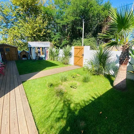 Nyaraló Exceptionnelle A Avec Piscine Et Parking Privee *