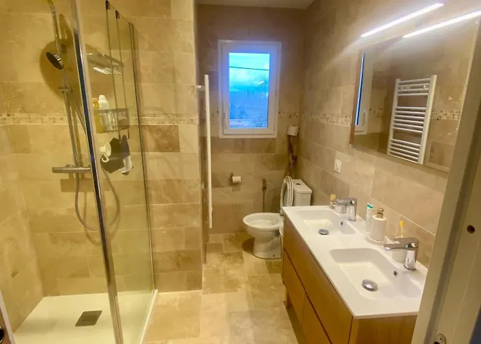 Exceptionnelle A Avec Piscine Et Parking Privee *