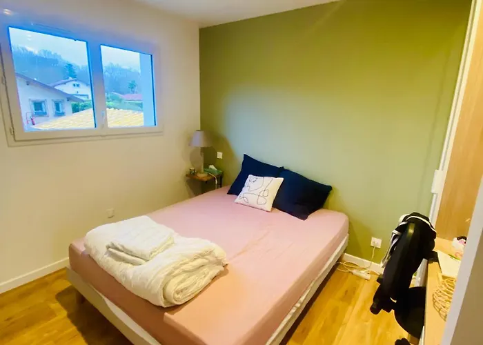 Exceptionnelle A Avec Piscine Et Parking Privee