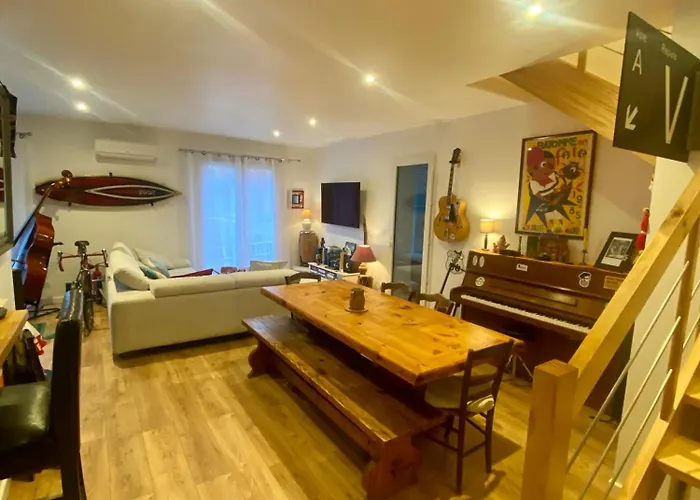 Exceptionnelle A Avec Piscine Et Parking Privee